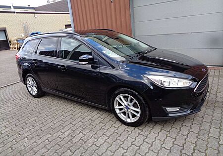Ford Focus 1.5 TDCI, Klima, PDC, Ganzjahresreifen