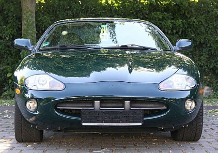 Jaguar XK 8 Coupe 2 Jahre Garantie