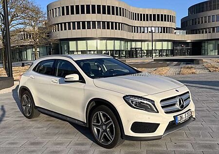 Mercedes-Benz GLA 200 7G-DCT AMG Line