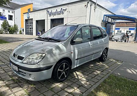 Renault Scenic 1.6 16V TÜV 03/2026