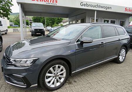 VW Passat Variant Volkswagen GTE Kamera hi.,Navi,Alu,Assistenzsysteme usw