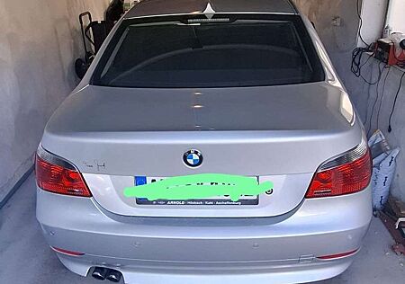 BMW 523i 523