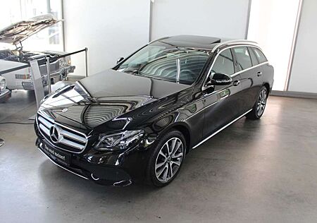 Mercedes-Benz E 220 d T 4M Avantgarde Multibeam LED COMAND