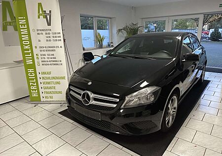 Mercedes-Benz A 180 CDI / d BlueEfficiency*TEILLEDER+NAVI*