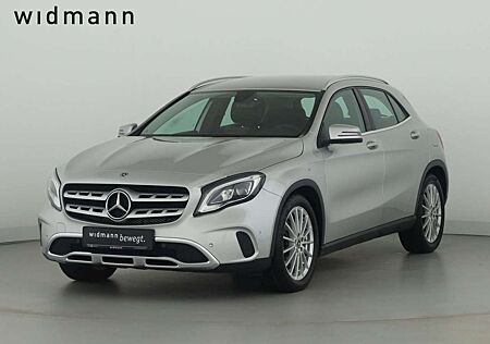 Mercedes-Benz GLA 180 Automatik*Navigation*LED*SHZ*Keyless*PTS