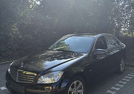 Mercedes-Benz C 180 Kompressor BlueEFFICIENCY Avantgarde