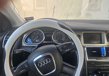 Audi Q7 4.2 TDI DPF quattro tiptronic