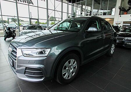 Audi Q3 2.0 TFSI quattro/SHZ/PDC/Bi-Xenon/Alu/