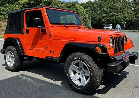 Jeep Wrangler TJ 4.0 Automatikgetriebe Klima NEU LACKIERT