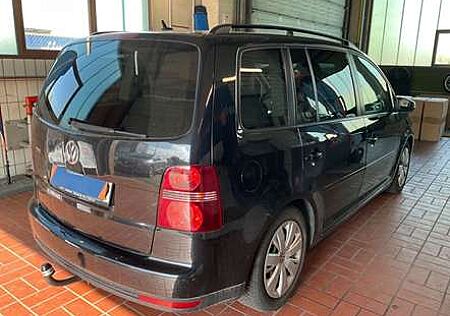 VW Touran Volkswagen Trendline***MIT NEU TÜV**PDC**AHK**SITZHEIZUNG*