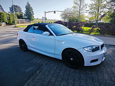 BMW 125 125i, HU/AU & KD Neu, Scheckheft gepflegt