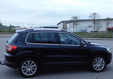 VW Tiguan Volkswagen 2.0 TDI 4Motion Team Xenon AHK Allrad Service neu