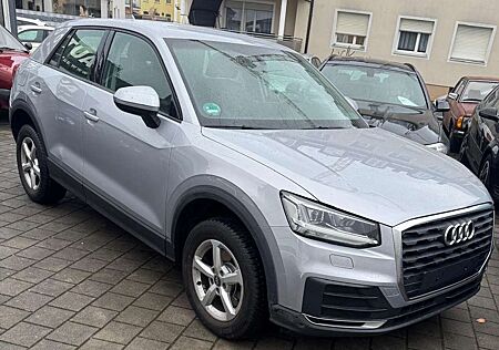 Audi Q2 basis ultra 1.Hand