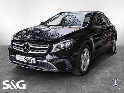 Mercedes-Benz GLA 180 KAMERA+NAVIGATION+TEMPOMAT+PARKPILOT+18"
