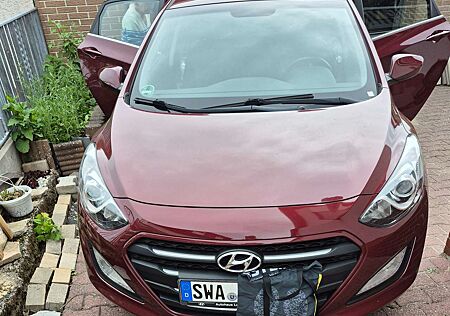Hyundai i30 blue 1.4 Trend