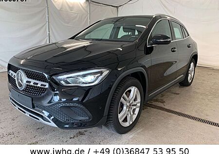 Mercedes-Benz GLA 250 e Widescreen Distr+ DAB Kam Leder18" LED