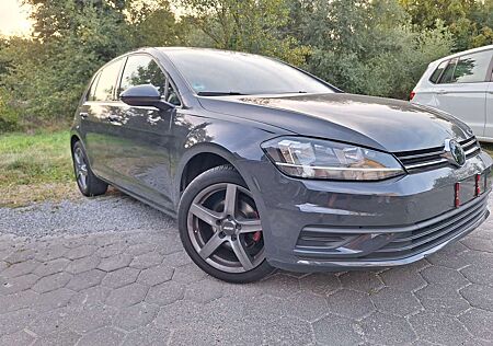 VW Golf Volkswagen 1.0 TSI (BlueMotion Technology) Trendline