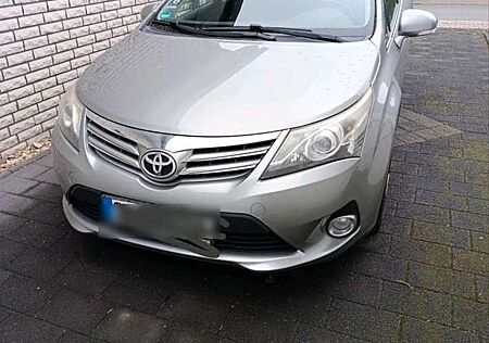 Toyota Avensis Life