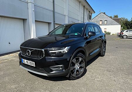 Volvo XC 40 XC40 Inscription AWD AHK PANO 2.Hd TÜV CAM NAVI AUTOM.