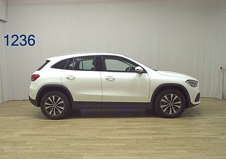 Mercedes-Benz GLA 220 d 4M Style Navi LED Pano StHzg Shz RFK
