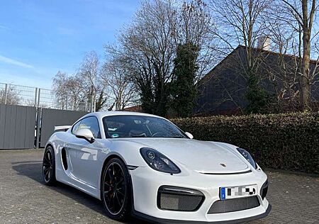 Porsche Cayman GT4