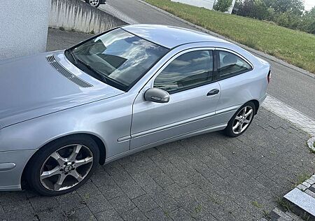 Mercedes-Benz C 180 Kompressor (203.746)