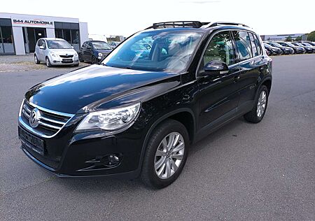 VW Tiguan Volkswagen Sport 4Motion 4WD *NAVI*XENON*LEDER*Panoramadach*