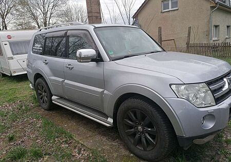 Mitsubishi Pajero 3.2 DI-D Automatik Limited Edition