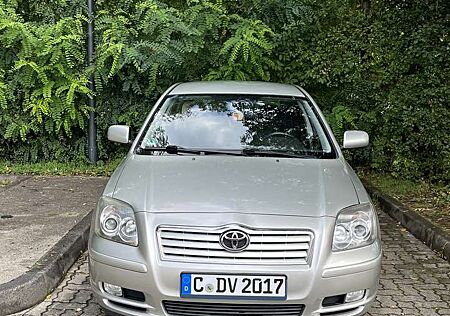 Toyota Avensis 2.0 VVT-i Automatik Executive
