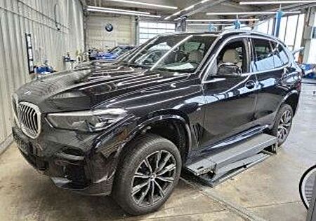 BMW X5 xD30d/LCPProf/LEDer/Panorama/ParkAs/M-Sport
