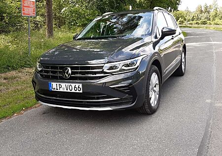 VW Tiguan Volkswagen 2.0 TSI 4M DSG Elegance Matrix LED AHK