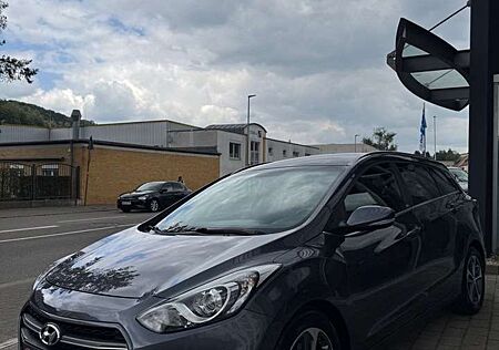Hyundai i30 cw blue Passion+V.Historie+TOP
