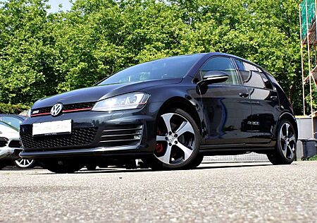 VW Golf GTI Volkswagen LEDER/NAVI/PANO/FENDER/AUTOMATIK