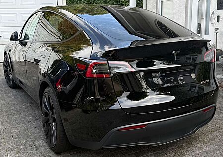 Tesla Model Y Performance Dual Motor AWD