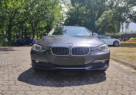 BMW 320 d Luxury Line Head Up Leder