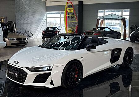 Audi R8 5.2FSI Performance Black&White Capristo 230T€