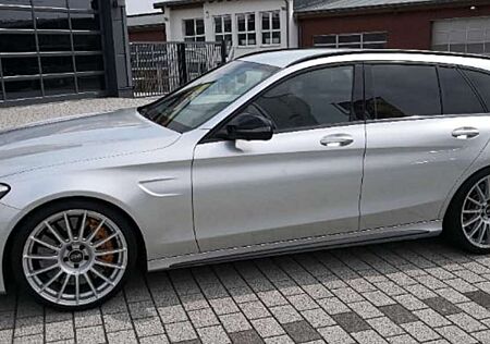 Mercedes-Benz C 63 AMG S T Speedshift 7G-MCT