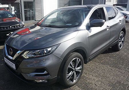 Nissan Qashqai 1.2 DIG-T N-Connecta*AHK*SHZ*FSH*