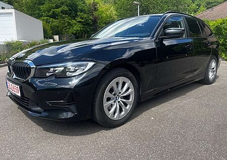 BMW 320 d Advantage/1Hd/Autom/Sport/Live Cockpit/Carpl