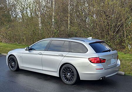BMW 530 F11/6 Zylinder/Vollausstatung/HUD/Leder/Panorama