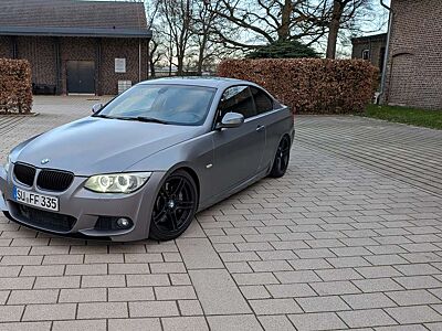BMW 335 3er E92 335i Coupé M Paket 2. Hand Navi Leder