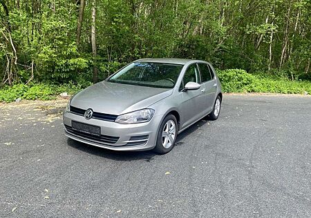 VW Golf Volkswagen VII Lim. Comfortline BMT - 1*HAND -