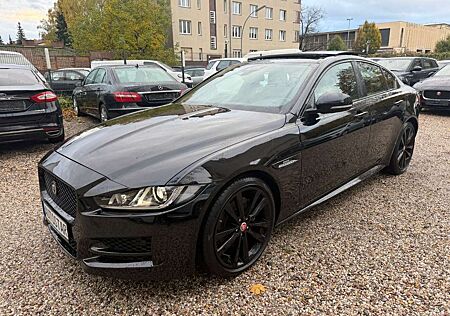 Jaguar XE 20d 180PS R-Sport Automatik*Panorama*Top