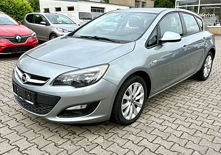 Opel Astra J Limousine Active