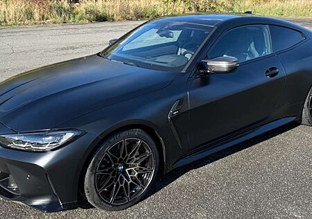 BMW M4 Coupe Carbon Schalensitze HUD Schalter