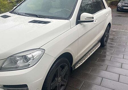 Mercedes-Benz ML 350 BlueTEC 4MATIC 7G-TRONIC Edition 1