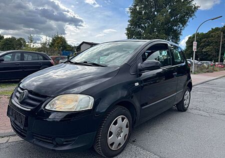 VW Fox Volkswagen 1.2 3.HAND/SCHECKHEFT/TÜV-SERVICE-NEU!
