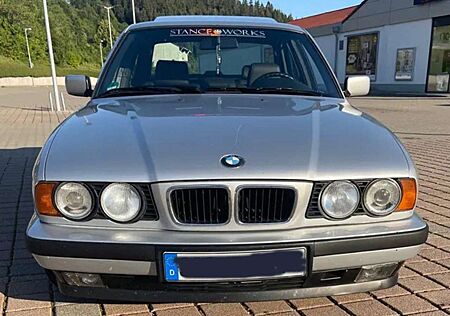 BMW 530i 530 V8