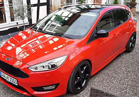 Ford Focus 1.5 EcoBoost Start-Stopp-System ST-Line