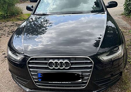 Audi A4 Avant 2.0 TDI DPF S line Sportpaket Blackedition